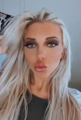 Sarışın Escort Ela ile Keyifli Zaman
